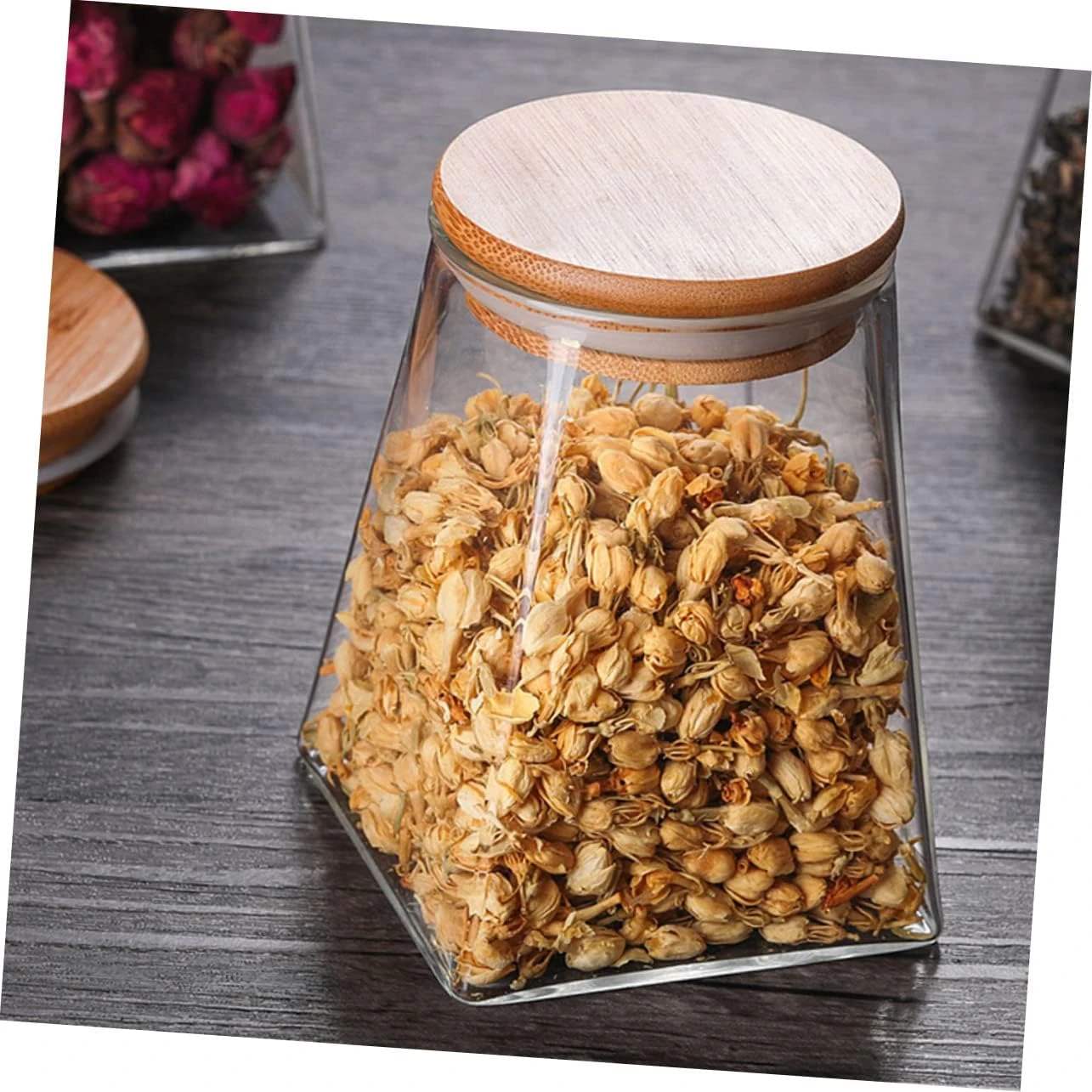 950 ml Piramida Formalı Şüşə Saxlama Qabı – Təbii Bambuk Qapaqlı, Vakuumlu və Dekorativ Ədviyyat Bankası