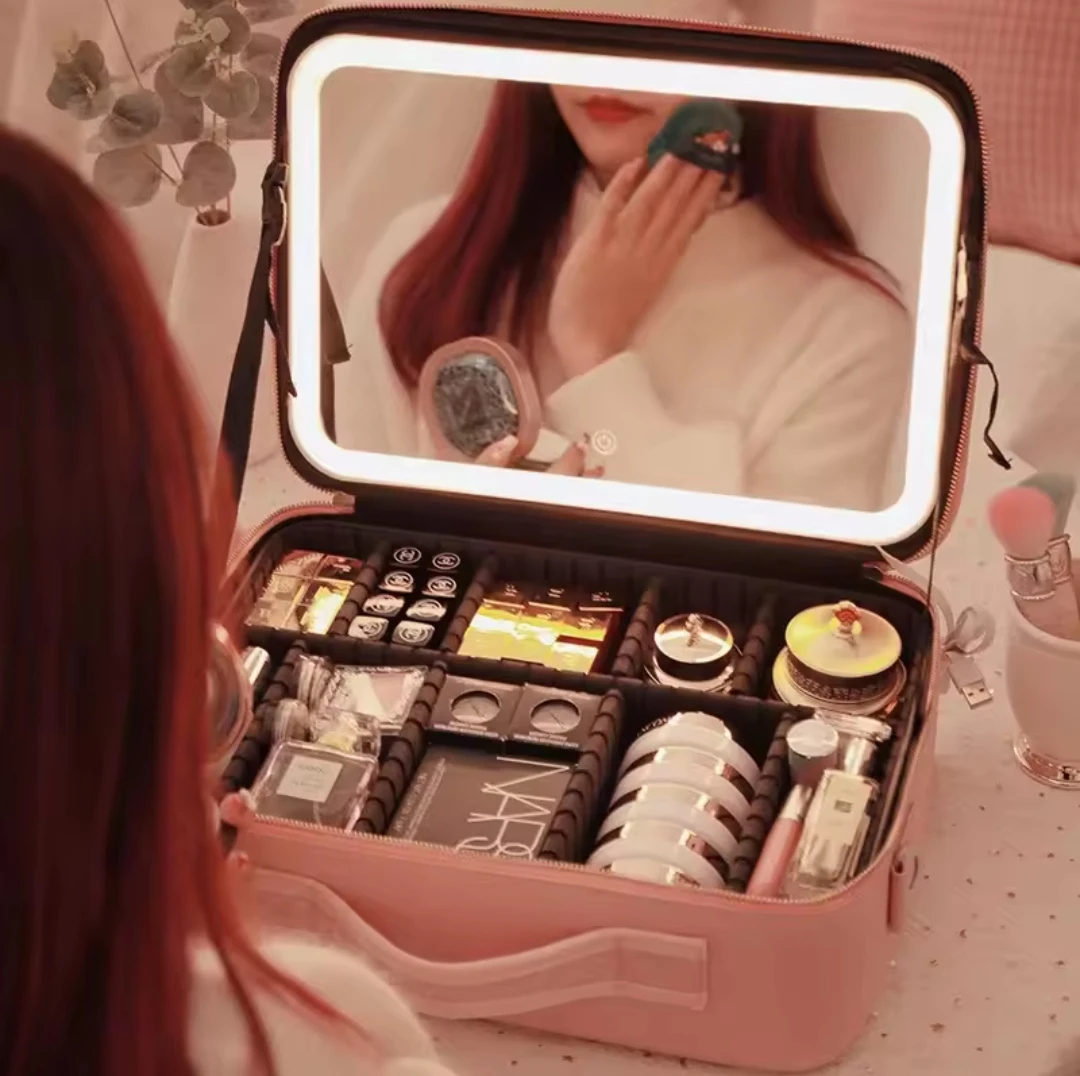 LED İşıqlı Professional Makiyaj Çantası – Güzgülü və Tənzimlənən Bölməli Kosmetik Orqanayzer