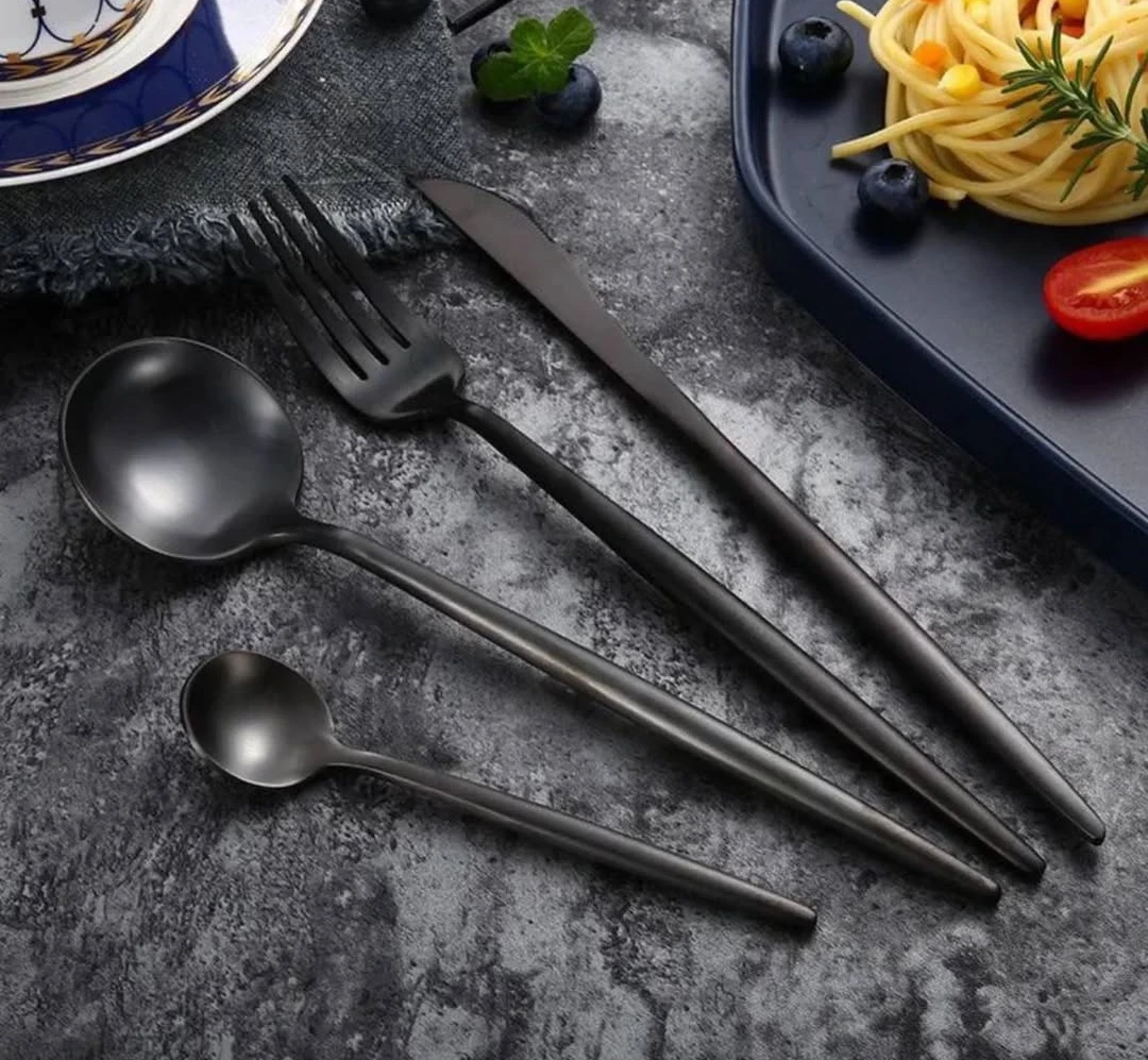 Black Edition 24 Parça Premium Çəngəl-Bıçaq-Qaşıq Dəsti – Xüsusi Paslanmaz Metal, 6 Nəfərlik Modern Yemək Dəsti